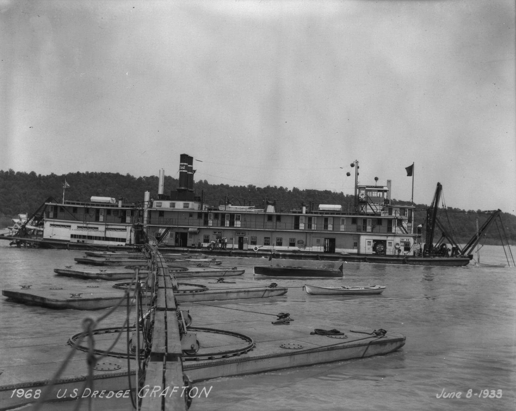 Dredge 32 (Grafton) Mike Hooks, LLC